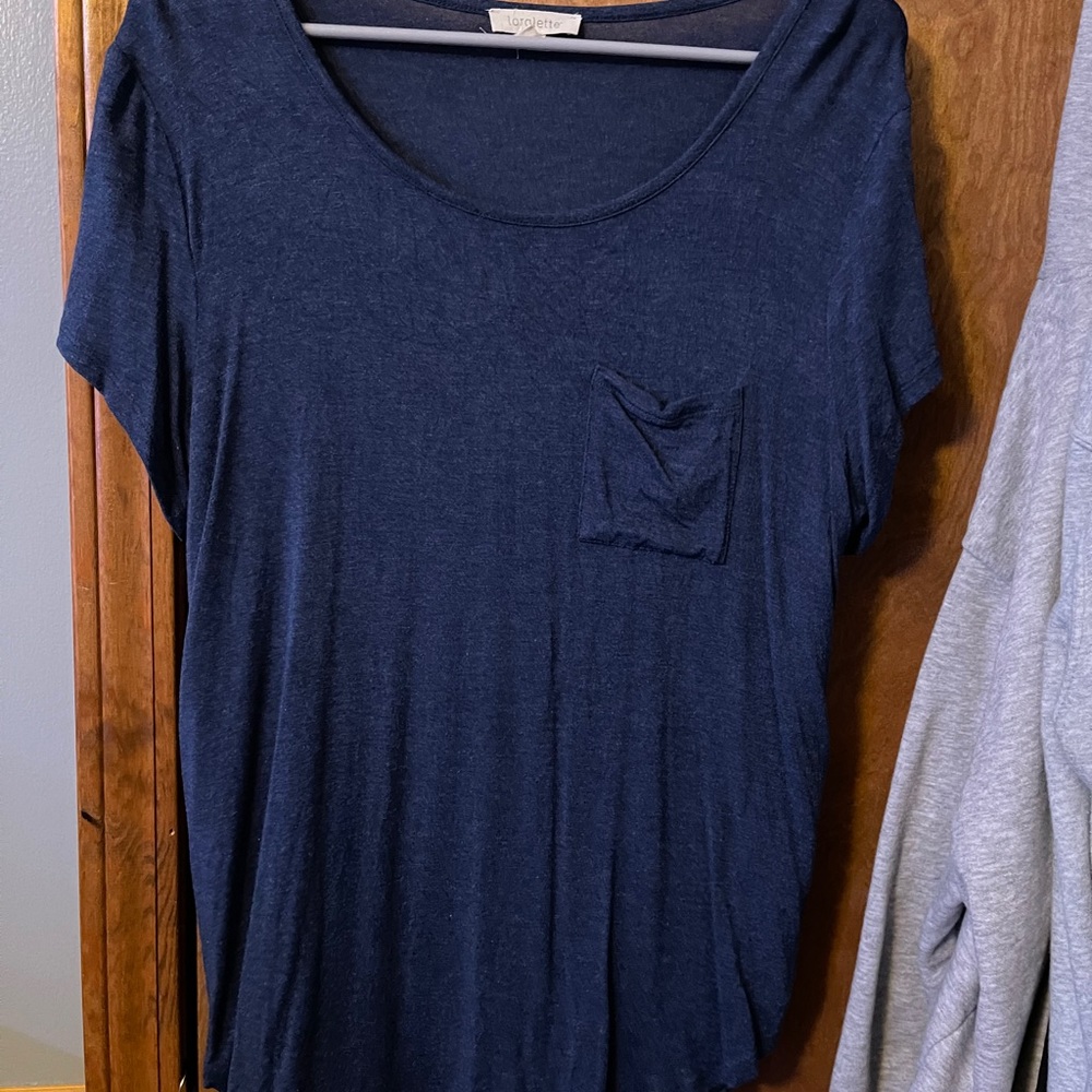 navy tee with zipper sleeves & pocket